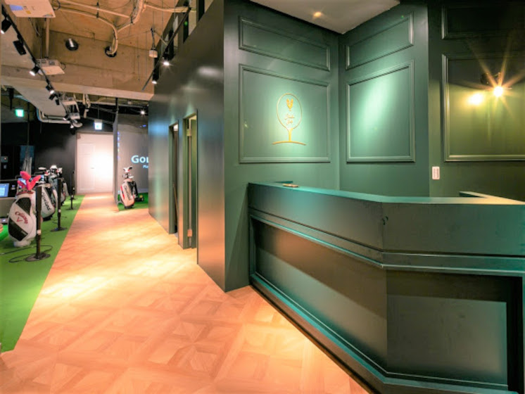 チキンゴルフ 新宿店エントランス