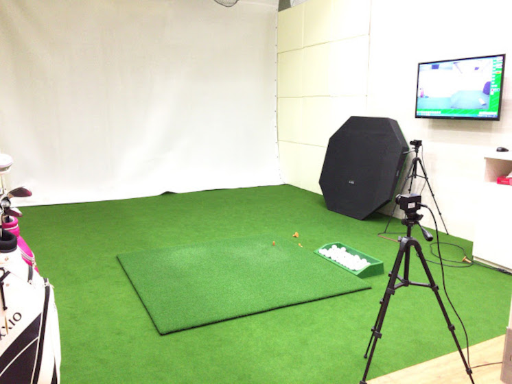 ゴルフ完全個室打席