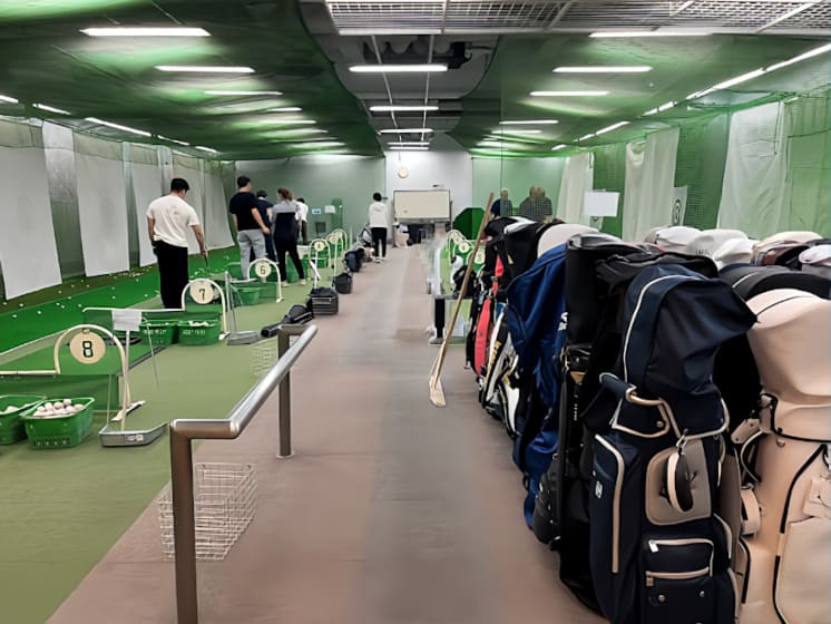 ゴルフ練習風景