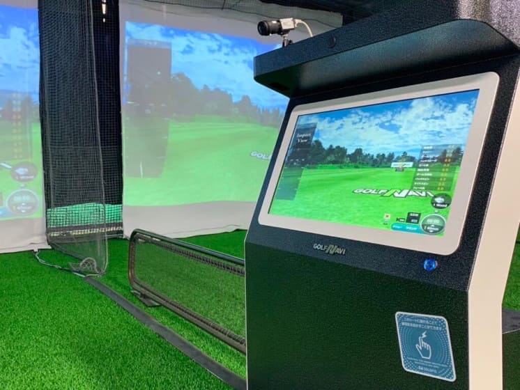 ゴルフシミュレーター側面