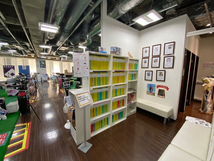 サンクチュアリゴルフ 新宿店エントランス