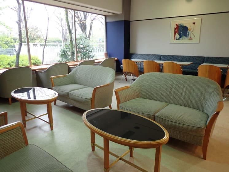 エントランスのソファー