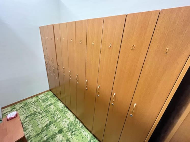 更衣室ロッカー