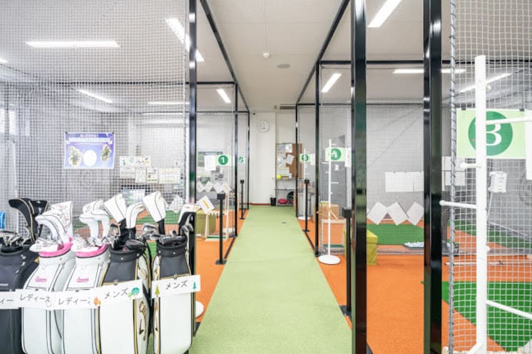 ゴルフ練習打席