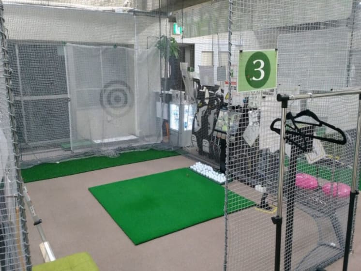 ゴルフ練習打席