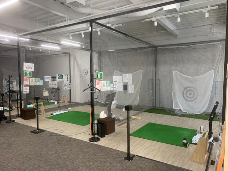 ゴルフ練習打席