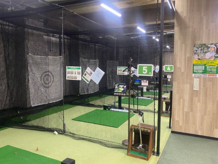 ゴルフ練習打席