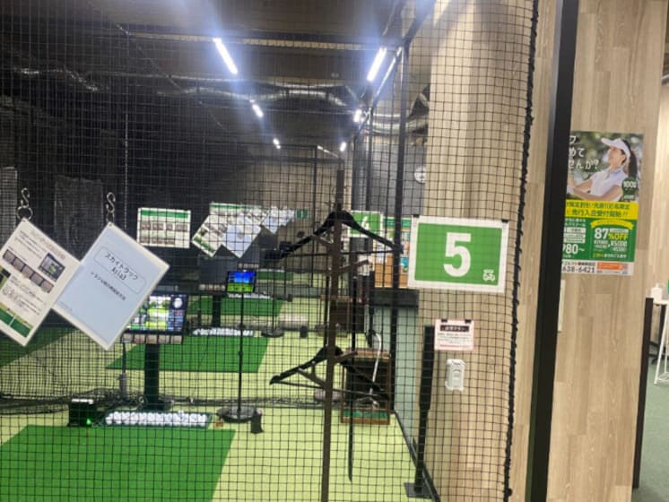 ゴルフ練習打席