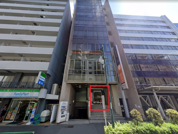 ザ・プレミアムバックステージ代々木店の入り口