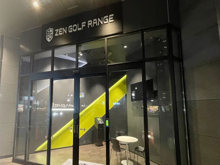 ゼンゴルフレンジ ガーデンプレイス 恵比寿店 入口