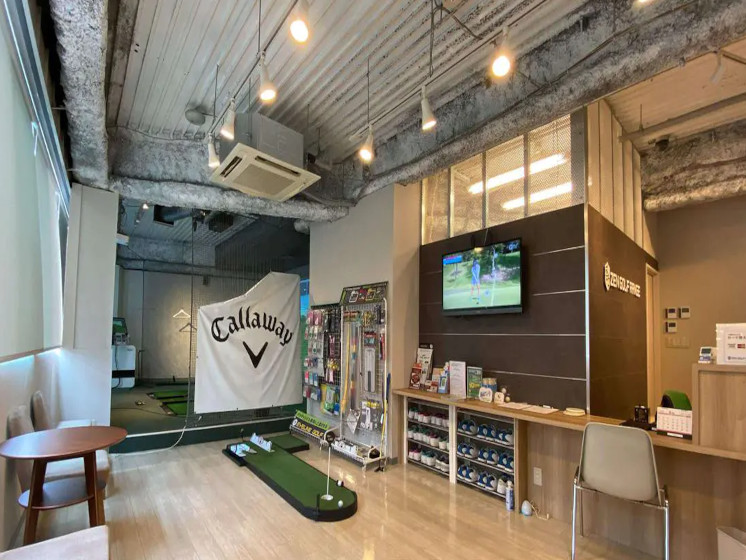 ゼンゴルフレンジ 神楽坂店エントランス